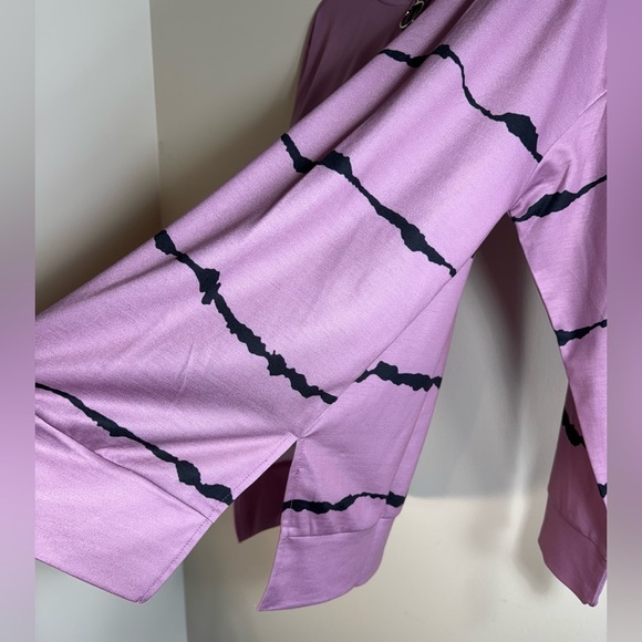 Pre-loved zipper pullover pink with black stripes great condition Size Medium - Picture 6 of 9